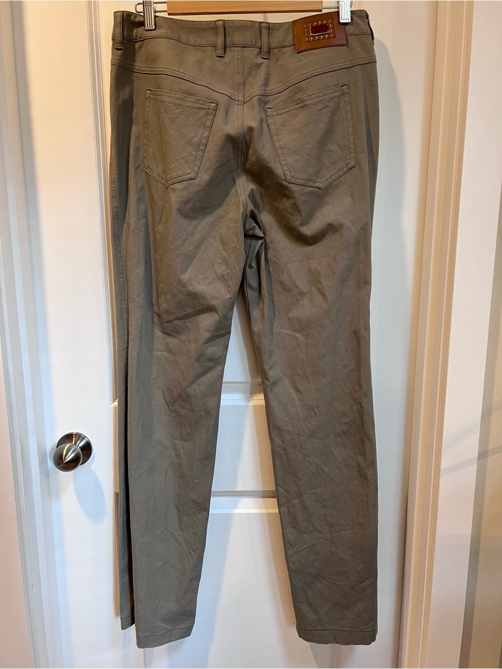 ESCADA Women’s Straight Olive Solid 5-Pocket Jeans Zip Fly Logo Size 40 (10-12) - Picture 3 of 6